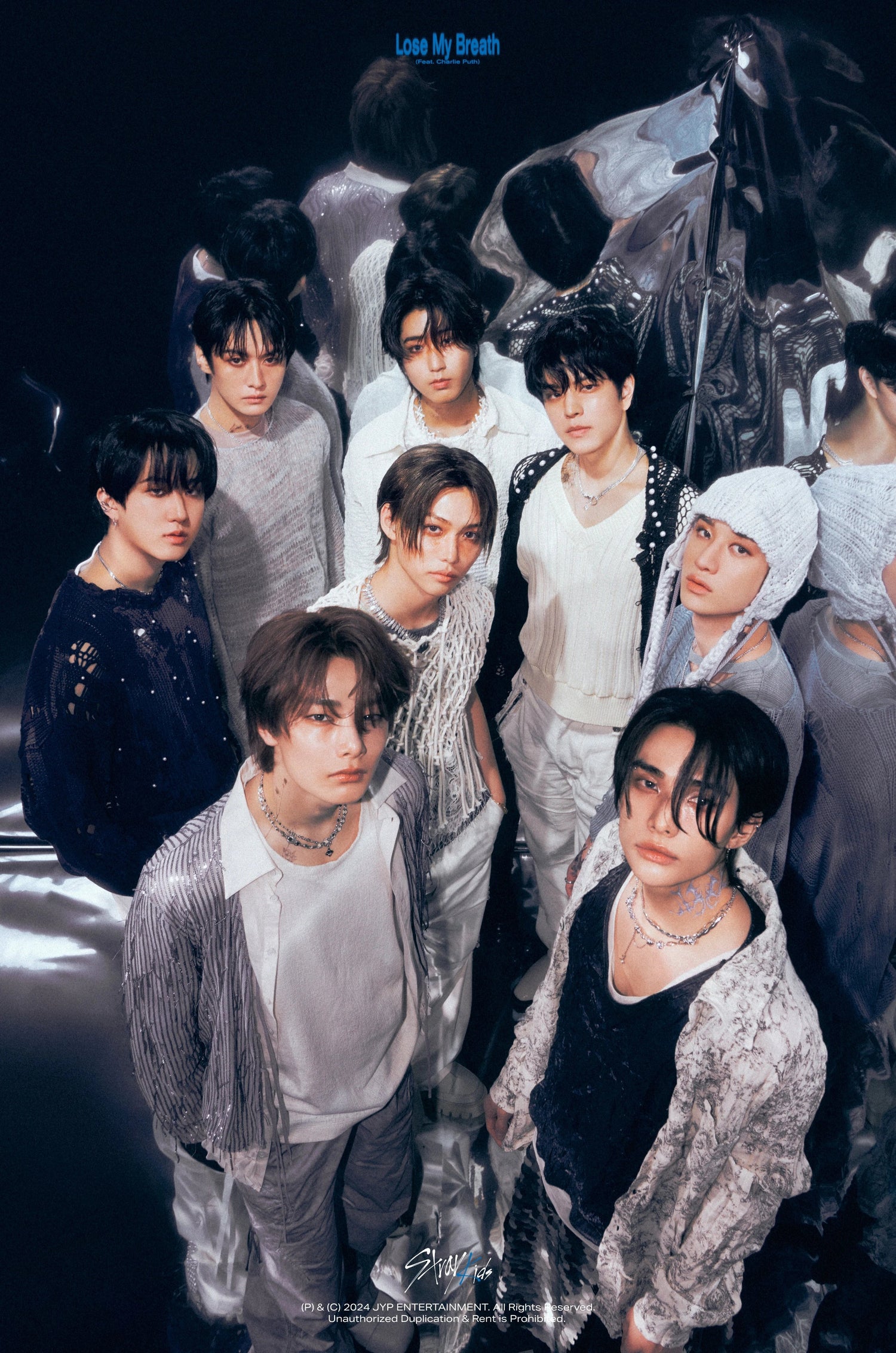 STRAY KIDS